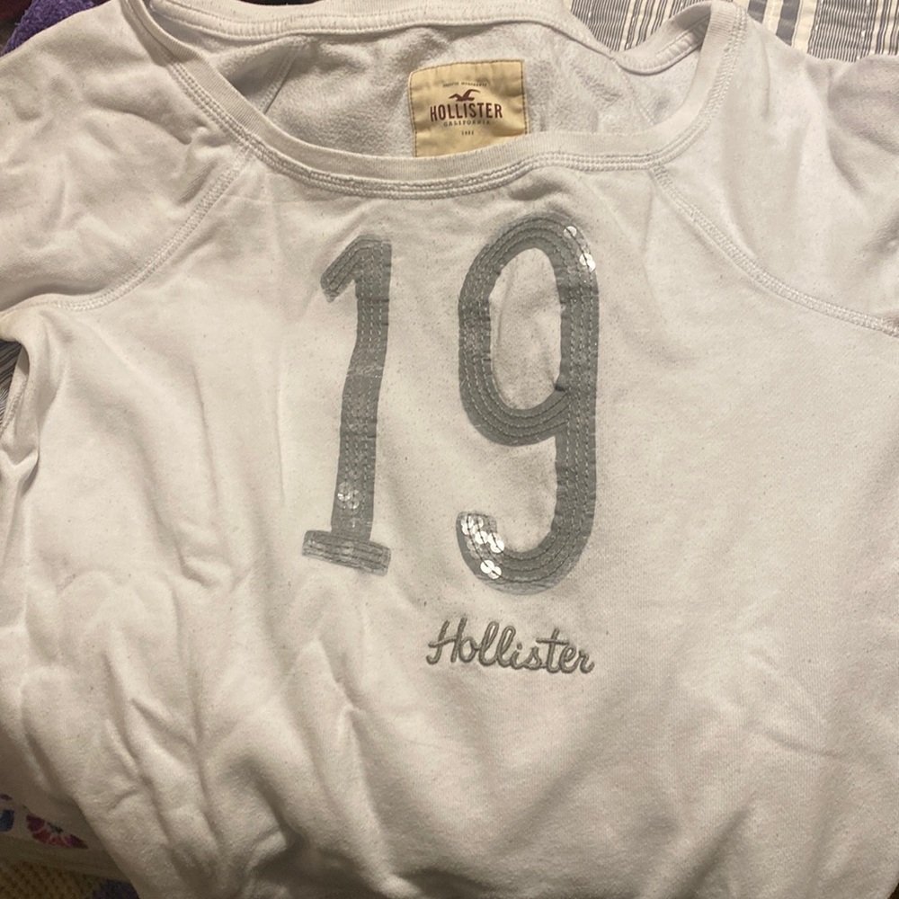 White Hollister sweater, size large